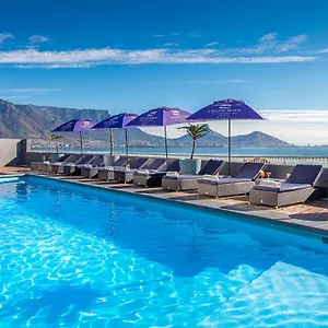 lagoon-beach-hotel.hotels-capetown.com/